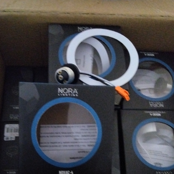 NOXAC-4 Onyx Retrofit Reflectors - White - Picture 3 of 4